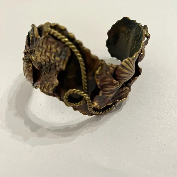 Antique-Style Bronze Tone Seashell Cuff Bracelet - Picture 2 of 6